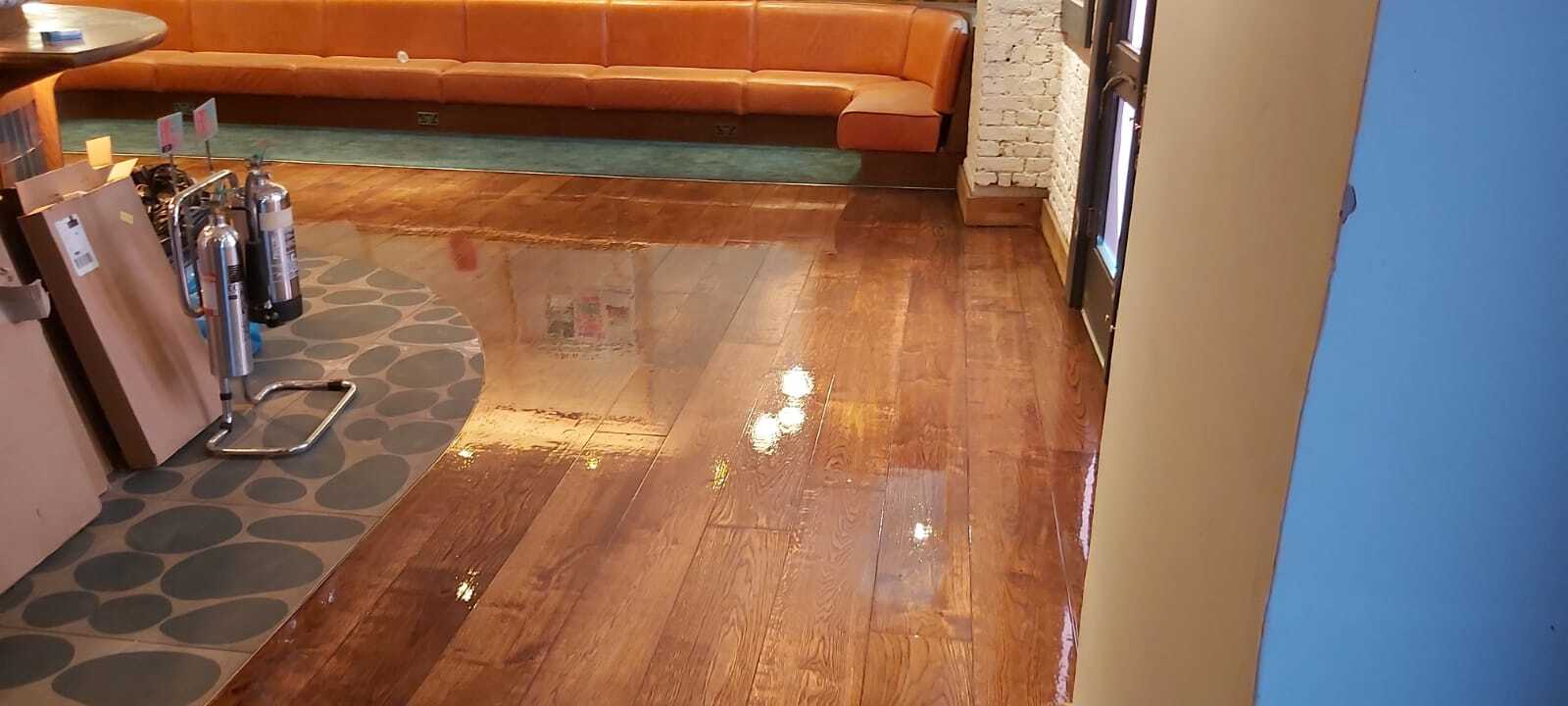 varnish-wood-floor-after-sanding